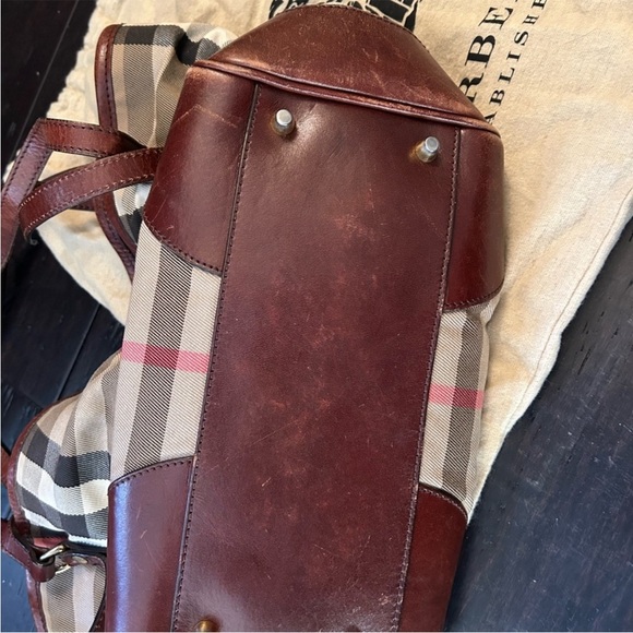 Authentic Burberry Canterbury Tote Bag - Picture 3 of 6